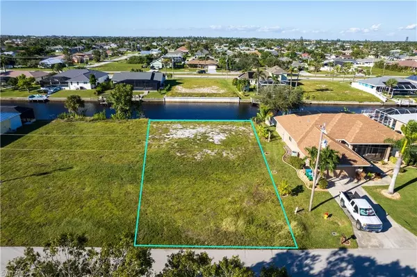 423 SW 40th TER, Cape Coral, FL 33914