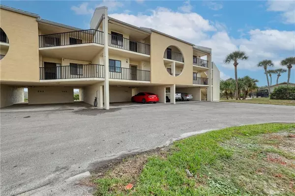 Fort Myers Beach, FL 33931,21470 Bay Village DR #142