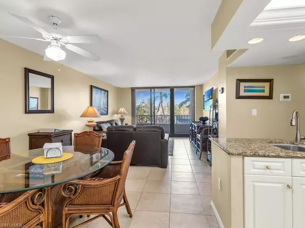 Marco Island, FL 34145,440 Seaview CT #210