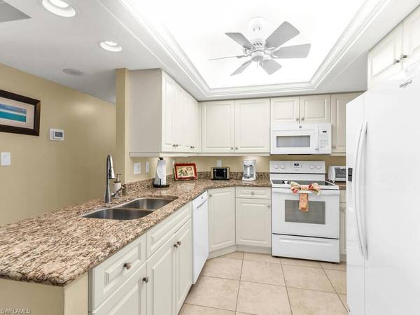 Marco Island, FL 34145,440 Seaview CT #210