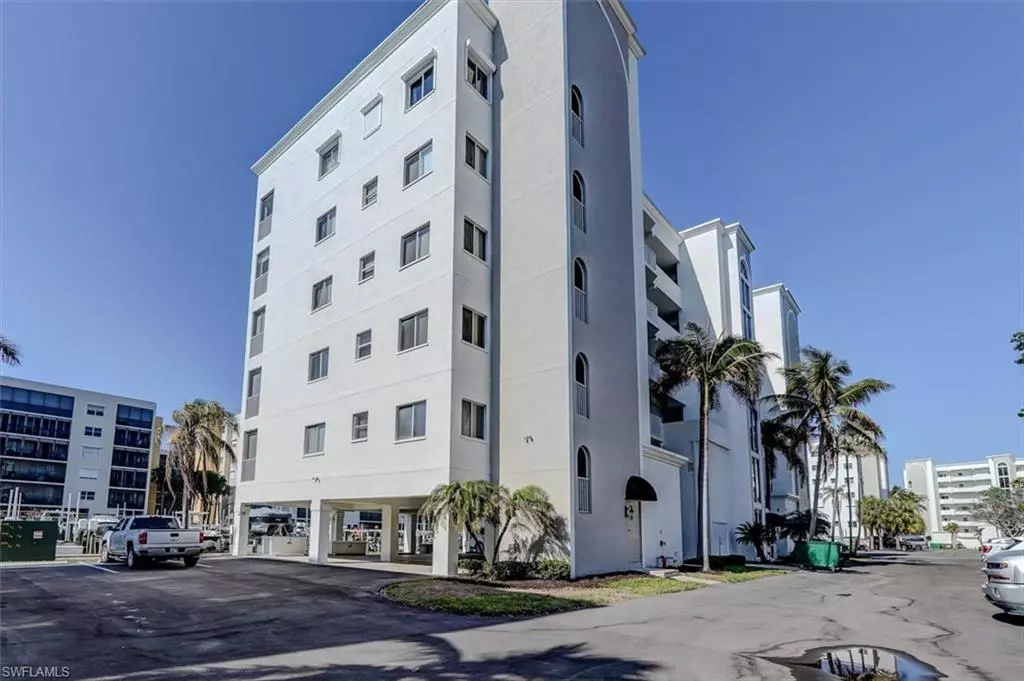 Fort Myers Beach, FL 33931,4361 Bay Beach LN #121