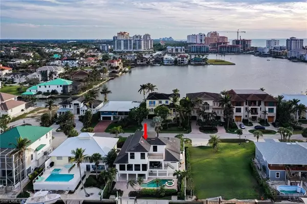 319 Lagoon AVE, Naples, FL 34108