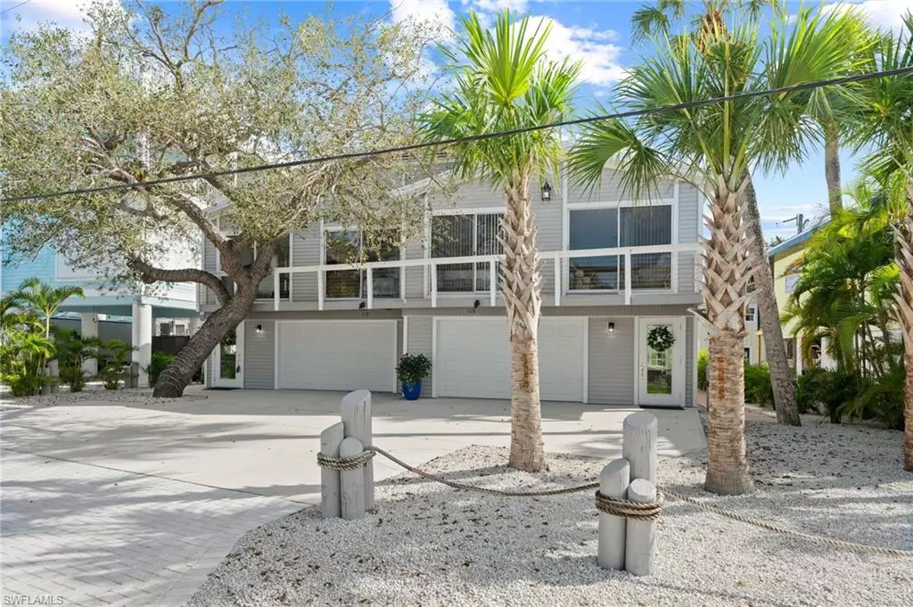 Fort Myers Beach, FL 33931,110-112 Voorhis ST