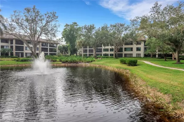 Naples, FL 34108,5964 Pelican Bay BLVD #434