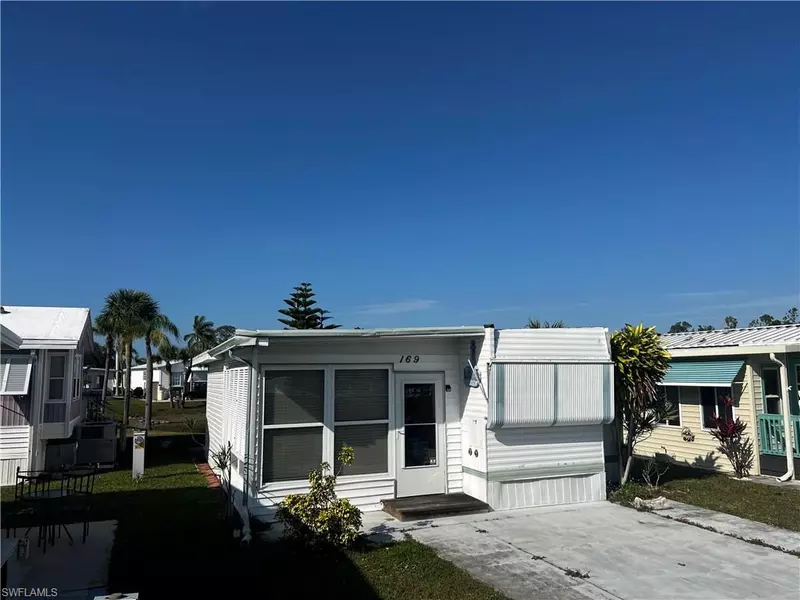 169 Vista Mar DR, North Fort Myers, FL 33903