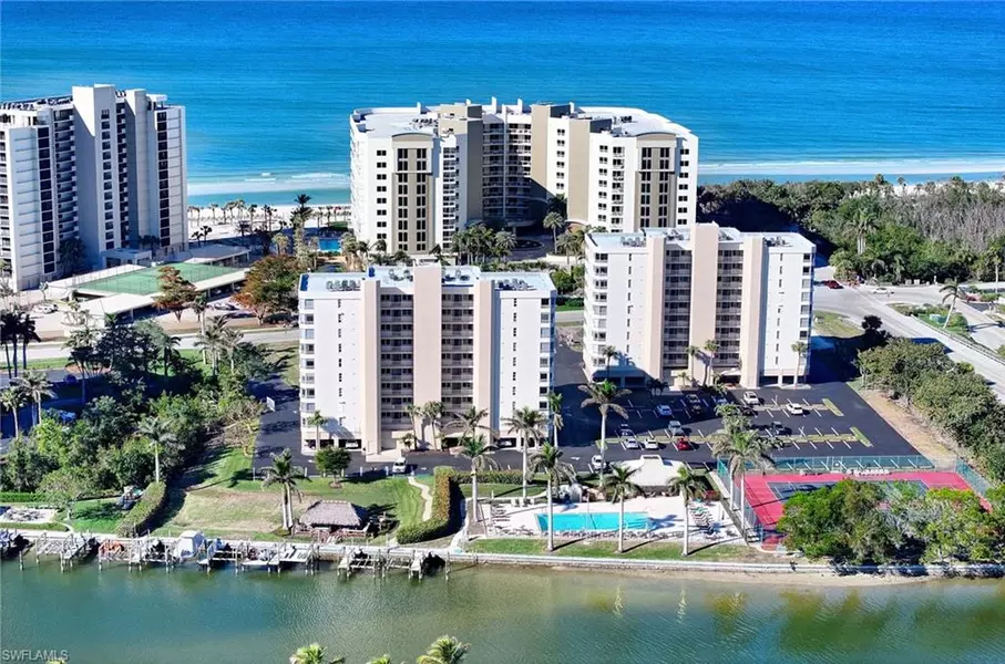 11116 Gulf Shore DR #B502, Naples, FL 34108