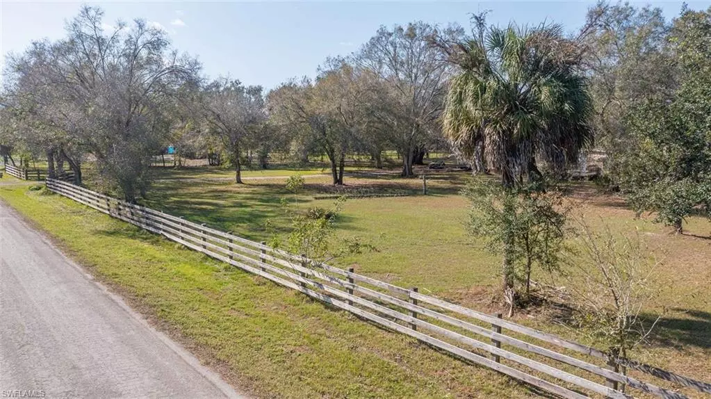 2426 + 2400 Phillips RD, Labelle, FL 33935