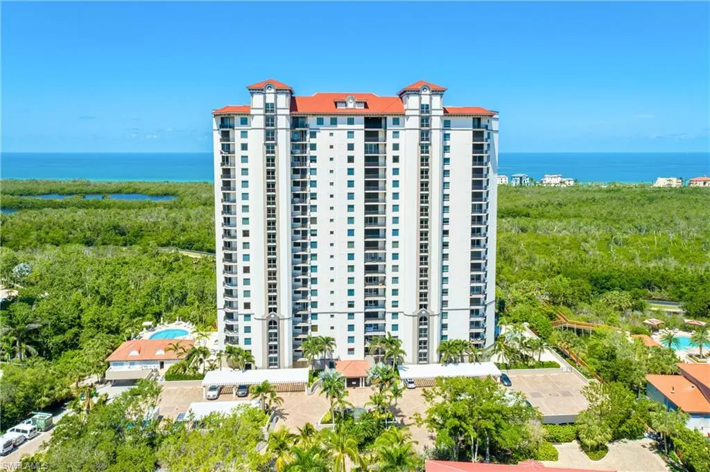 Naples, FL 34108,7225 Pelican Bay BLVD #805