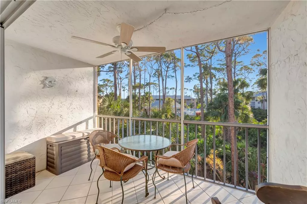 Naples, FL 34112,3072 Sandpiper Bay CIR #M206