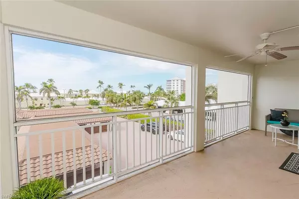 Naples, FL 34103,2600 Gulf Shore BLVD N #32