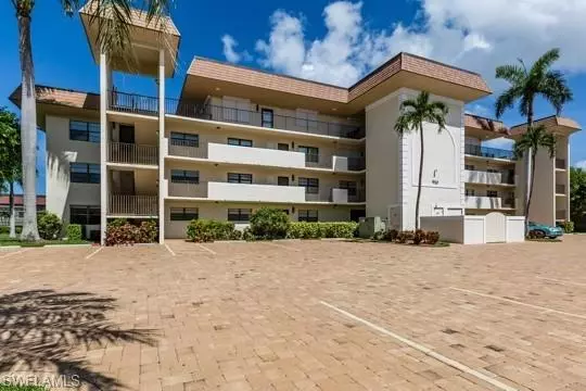 Marco Island, FL 34145,910 Huron CT #101