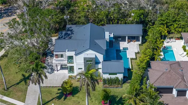 Naples, FL 34102,1800 Crayton RD