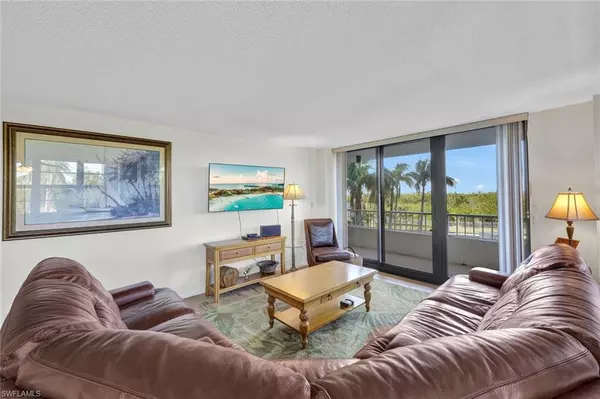 Marco Island, FL 34145,440 Seaview CT #203