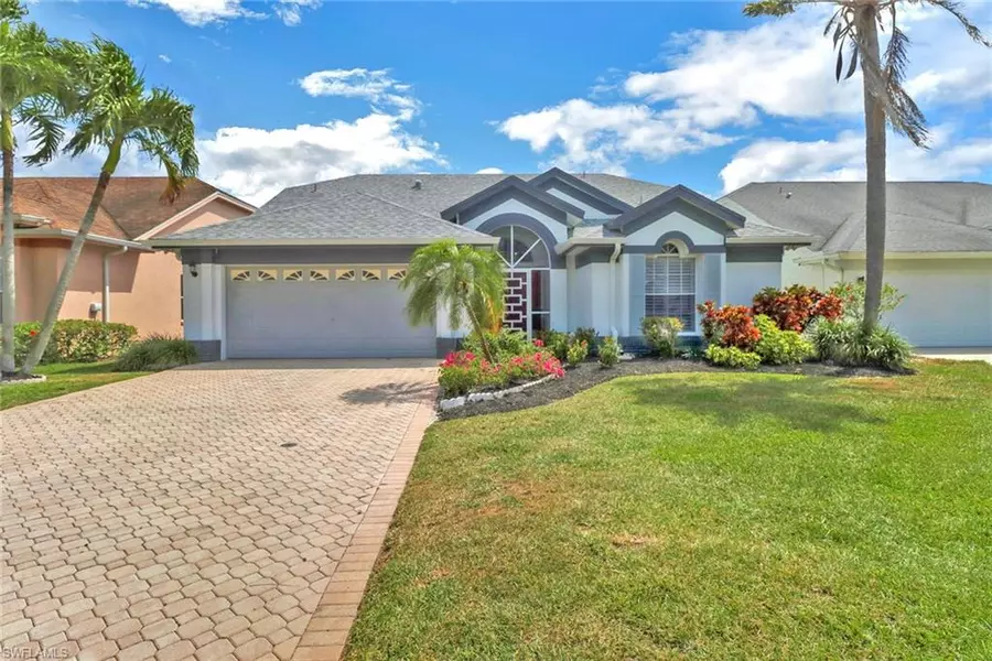 6637 Vancouver LN, Naples, FL 34104