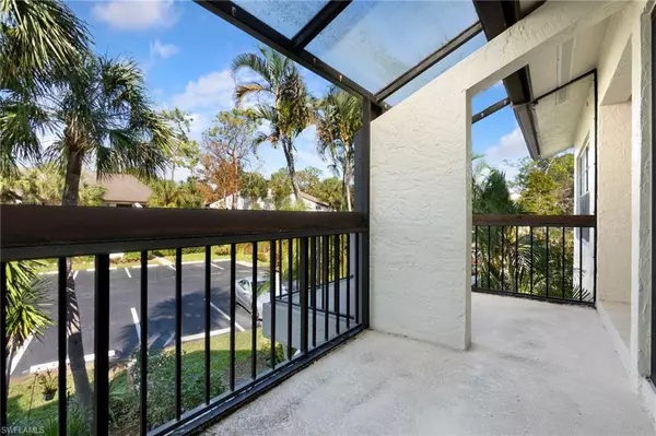 Naples, FL 34112,1814 Kings Lake BLVD #201