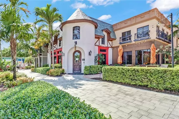 Naples, FL 34113,8997 Cambria CIR #2002