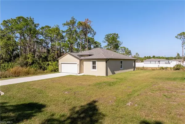 Lehigh Acres, FL 33972,568 Woodview DR