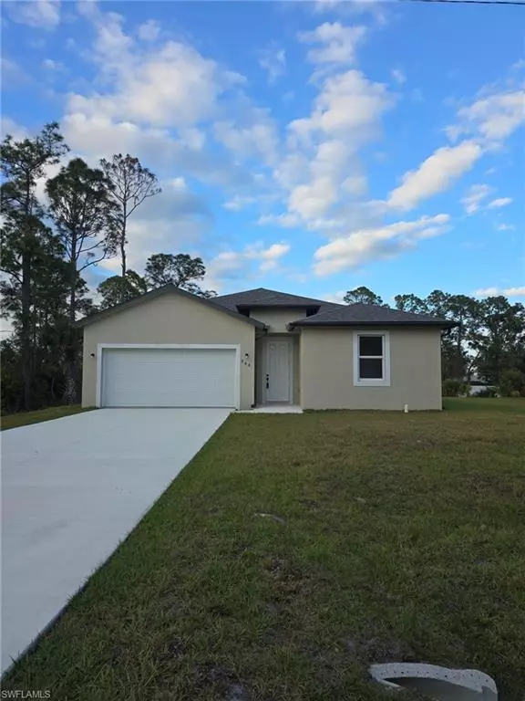 568 Woodview DR, Lehigh Acres, FL 33972