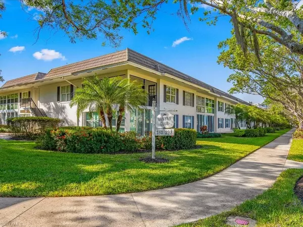 Naples, FL 34102,282 Banyan BLVD #282