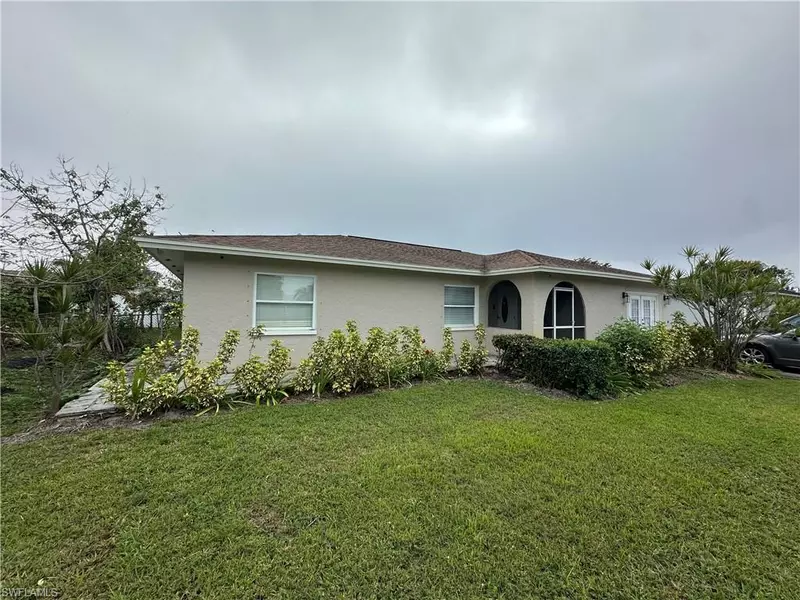 3112 52nd TER SW, Naples, FL 34116