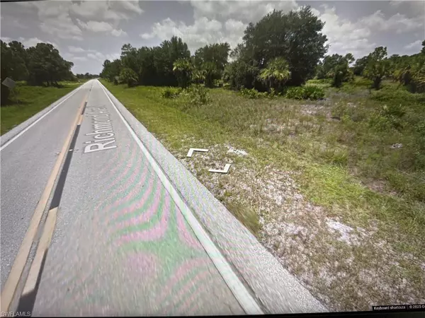 Lehigh Acres, FL 33972,1617 Richmond AVE N
