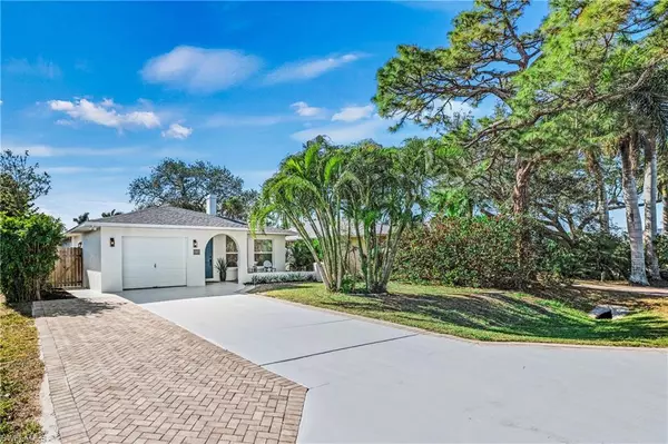 Naples, FL 34108,578 100th AVE S