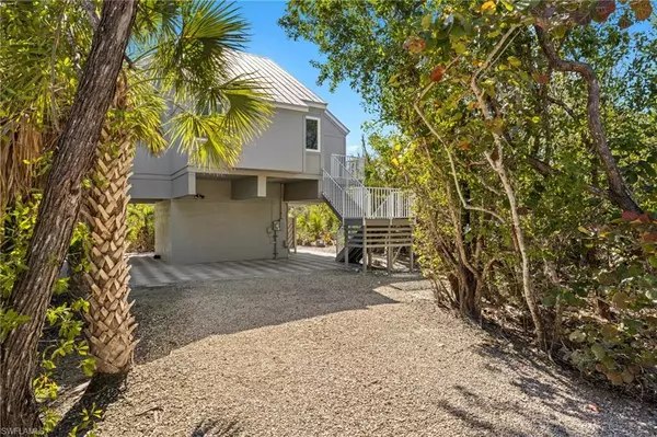 Sanibel, FL 33957,1799 Middle Gulf DR #105