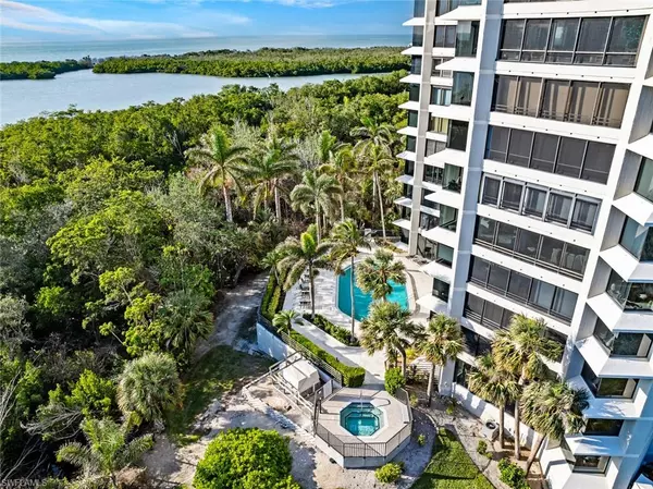 Naples, FL 34108,5555 Heron Point Drive #201