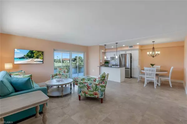 Sanibel, FL 33957,1610 Middle Gulf DR #B3