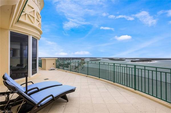 Marco Island, FL 34145,970 Cape Marco DR #PH 2504