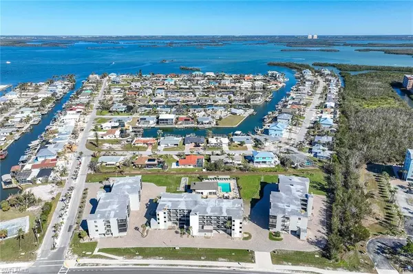 Fort Myers Beach, FL 33931,6665 Estero BLVD #324