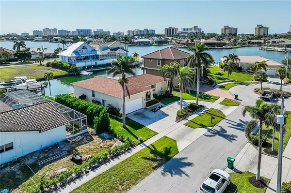 Marco Island, FL 34145,1041 Cara CT