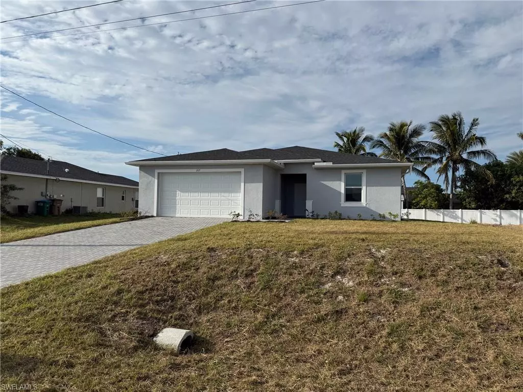 Cape Coral, FL 33993,207 NW 28th TER