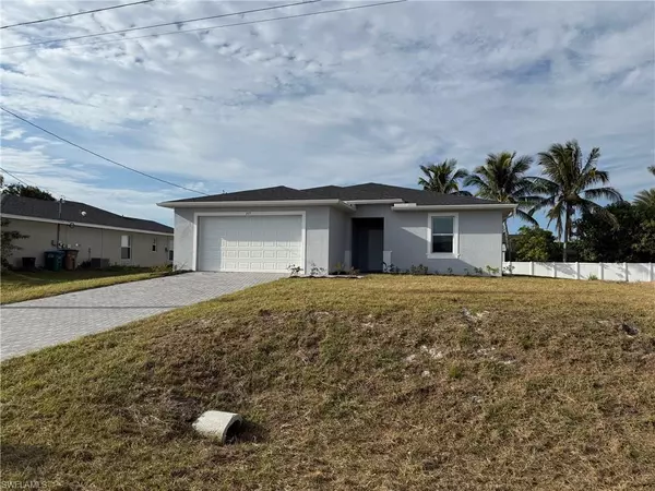 207 NW 28th TER, Cape Coral, FL 33993