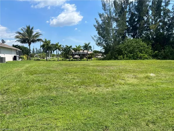 Cape Coral, FL 33990,428 SE 13th TER
