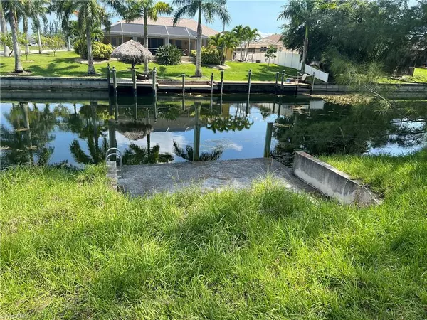Cape Coral, FL 33990,428 SE 13th TER