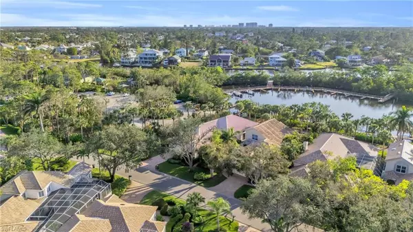 Bonita Springs, FL 34134,27567 Riverbank DR