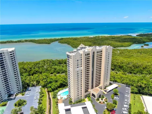 Naples, FL 34108,5550 Heron Point DR #402