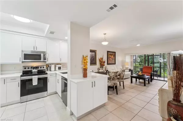 Naples, FL 34105,3313 Europa DR #214