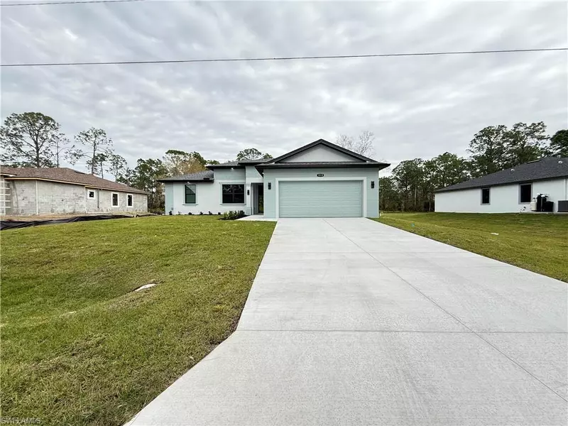 1014 Magnolia AVE, Lehigh Acres, FL 33972