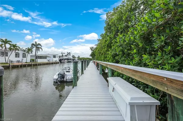 3072 Sandpiper Bay CIR #M203, Naples, FL 34112