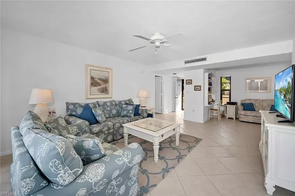 Marco Island, FL 34145,933 Collier CT #C402