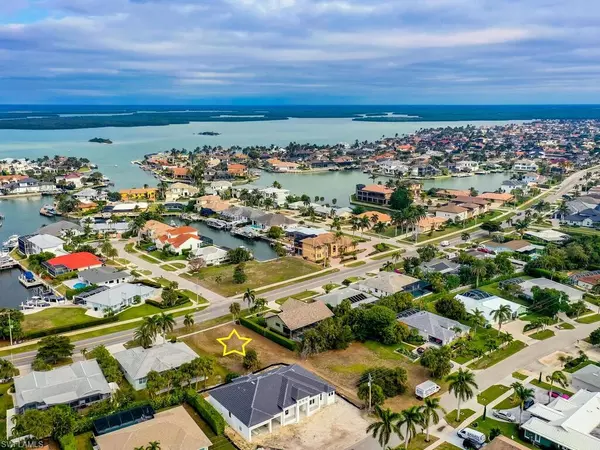 572 N Barfield DR, Marco Island, FL 34145