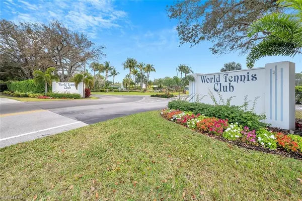 Naples, FL 34105,3311 Europa DR #324