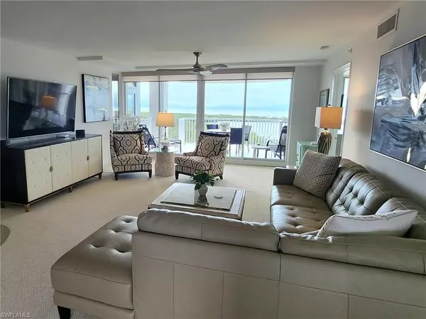 6849 Grenadier BLVD #1002, Naples, FL 34108
