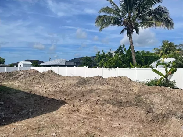 Cape Coral, FL 33993,324 NW 1st PL