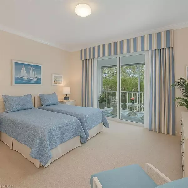 Naples, FL 34109,2155 Cay Lagoon DR #424