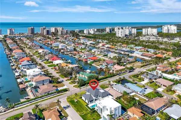 Naples, FL 34108,10720 Vanderbilt DR