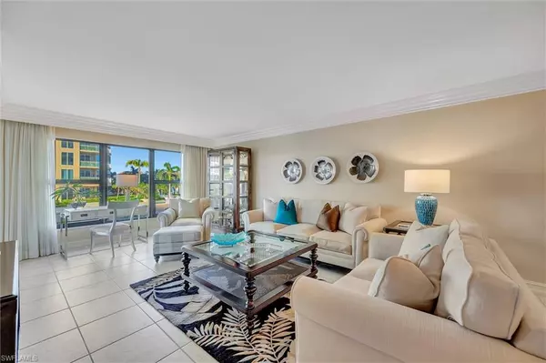 Naples, FL 34103,4451 Gulf Shore BLVD N #406
