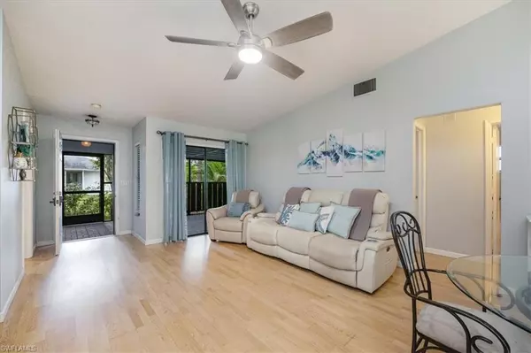 Naples, FL 34104,1024 Oak Forest DR #18-9